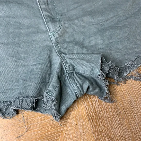 UNIVERSAL THREAD Dusk Green High Rise Shortie Raw Hem Short 10/30 - Picture 8 of 9